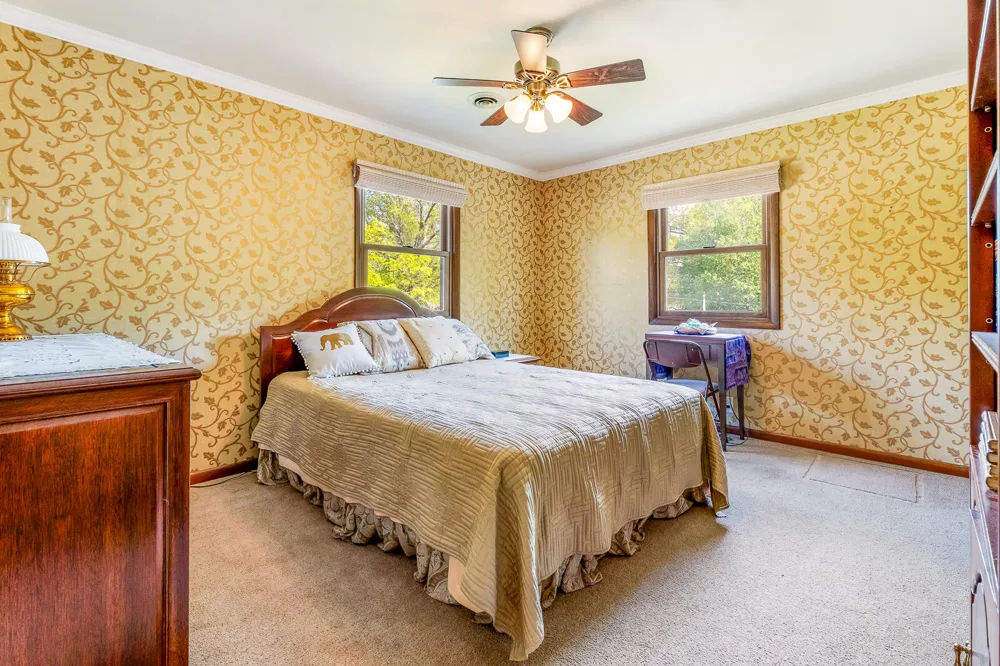 203 Mayfield Avenue Valparaiso, IN 46383