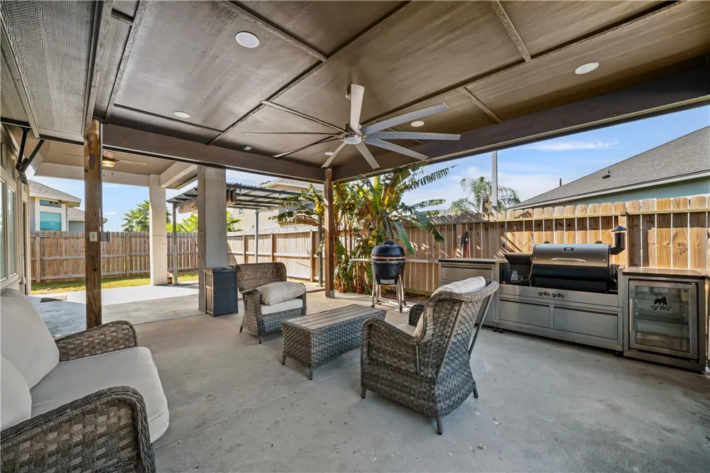 7233 Latitude Street Corpus Christi, TX 78414