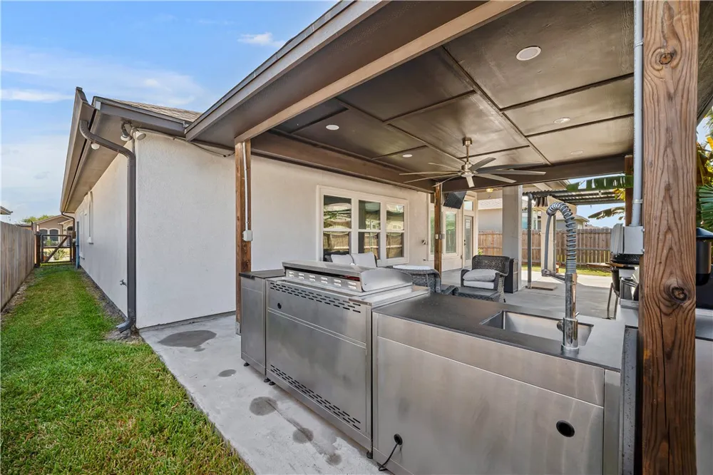 7233 Latitude Street Corpus Christi, TX 78414