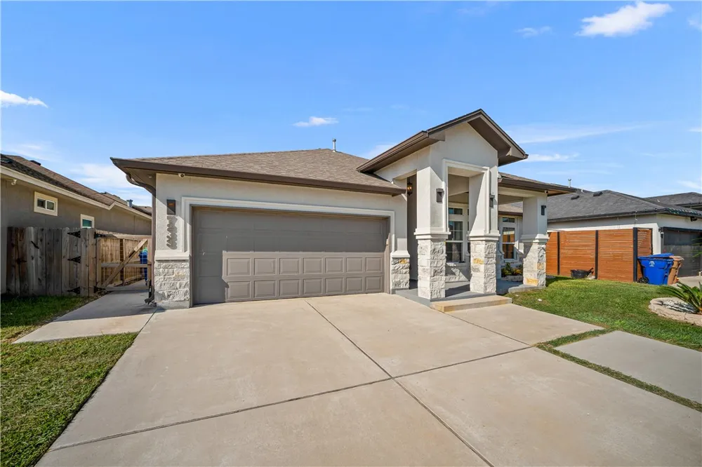 7233 Latitude Street Corpus Christi, TX 78414