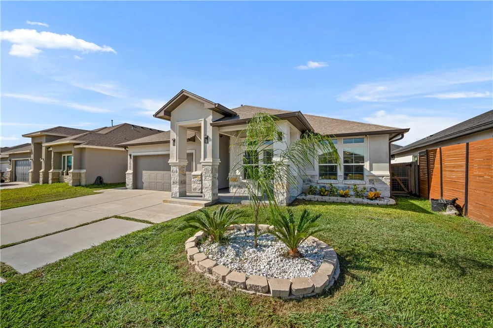 7233 Latitude Street Corpus Christi, TX 78414