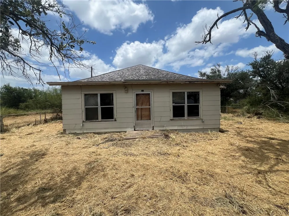 309 County Road 334 Alice, TX 78332