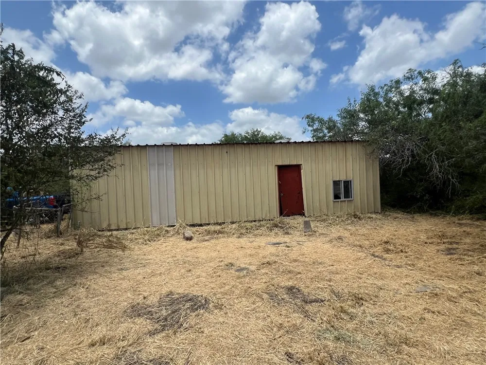 309 County Road 334 Alice, TX 78332