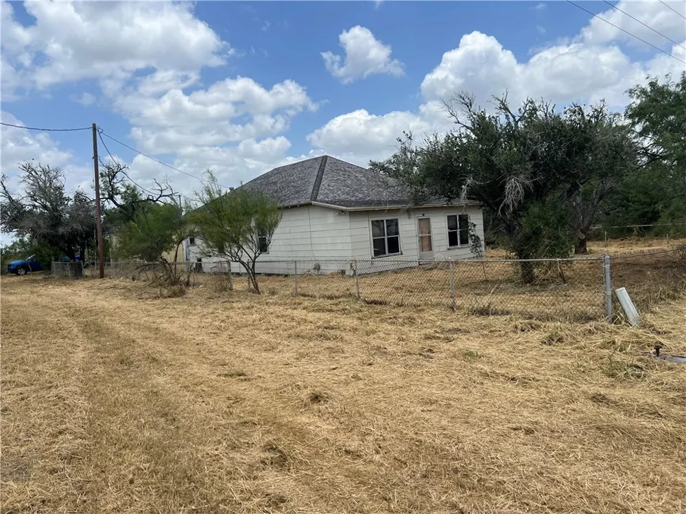 309 County Road 334 Alice, TX 78332