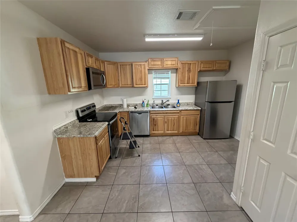 211 Shaw Street #A Taylor, TX 76574
