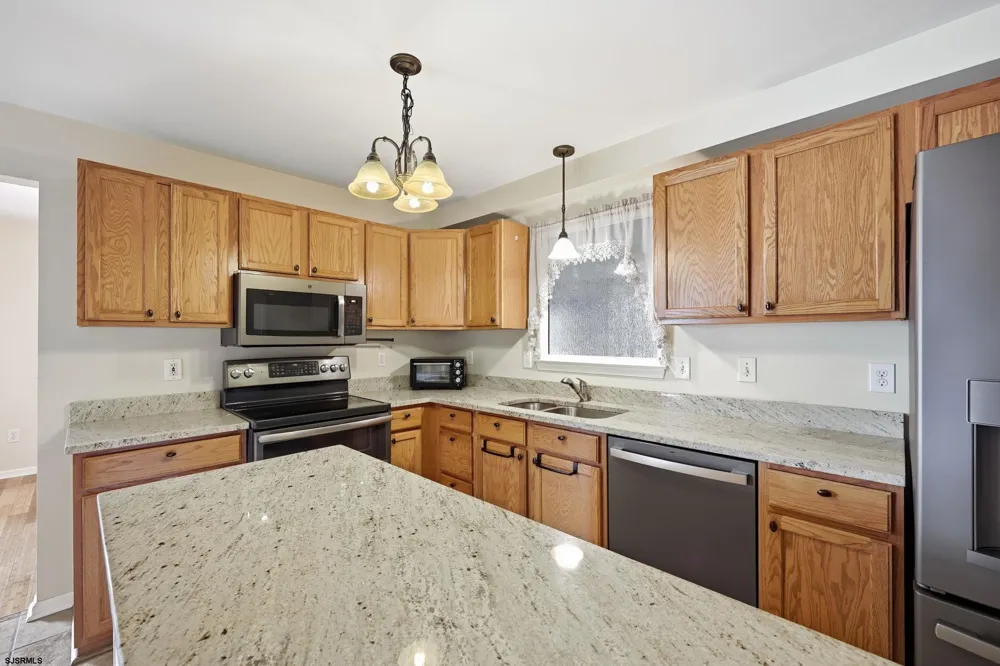 24 Churchill Dr Millville, NJ 08332