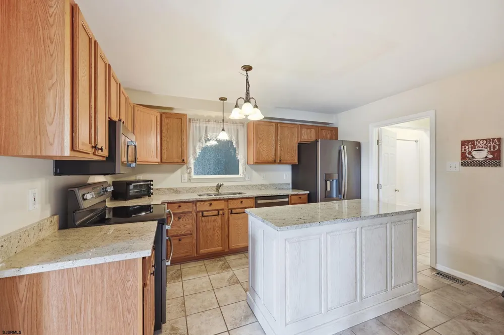 24 Churchill Dr Millville, NJ 08332