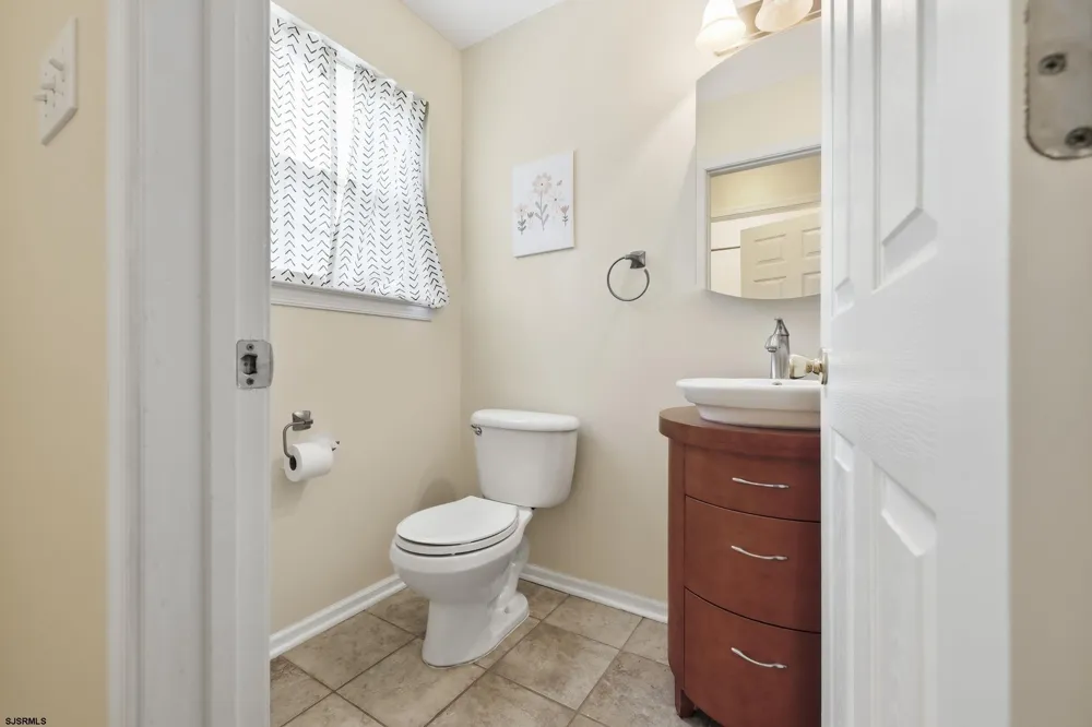 24 Churchill Dr Millville, NJ 08332