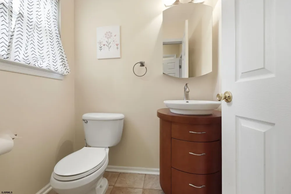 24 Churchill Dr Millville, NJ 08332