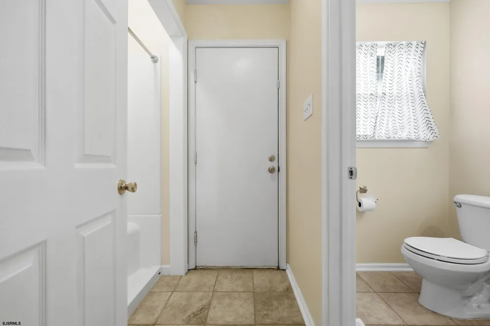 24 Churchill Dr Millville, NJ 08332