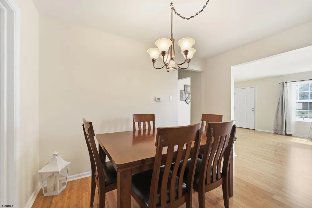 24 Churchill Dr Millville, NJ 08332