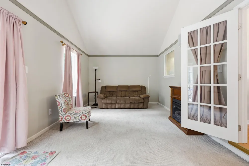 24 Churchill Dr Millville, NJ 08332
