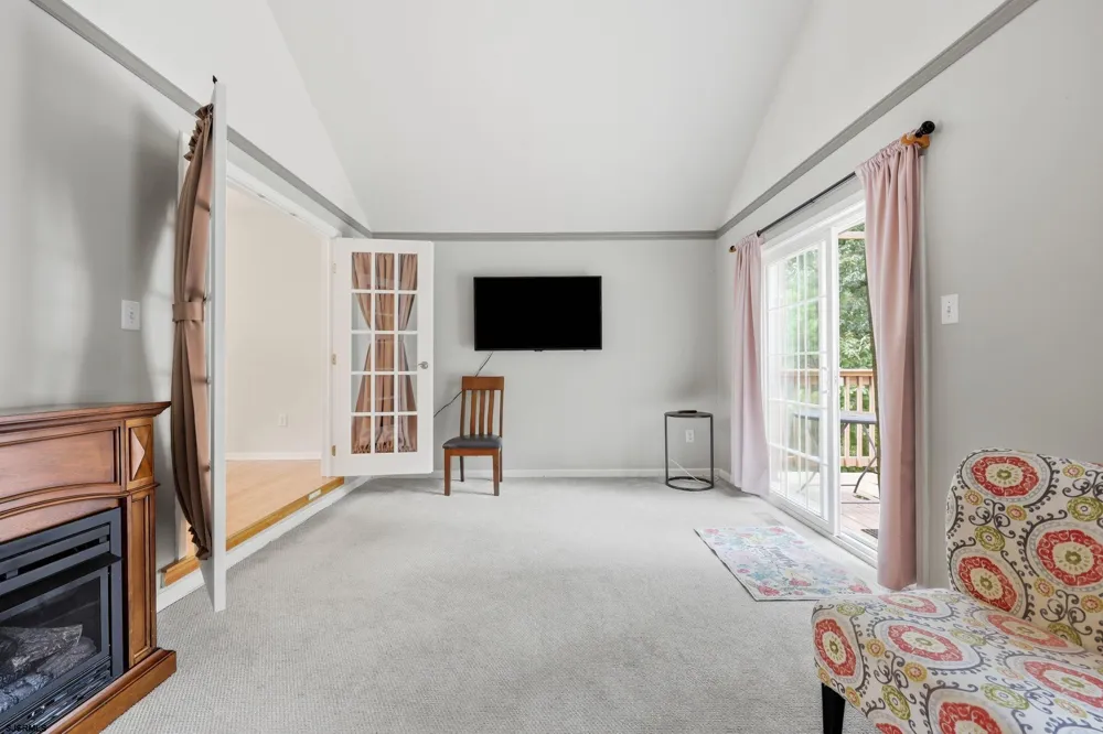 24 Churchill Dr Millville, NJ 08332