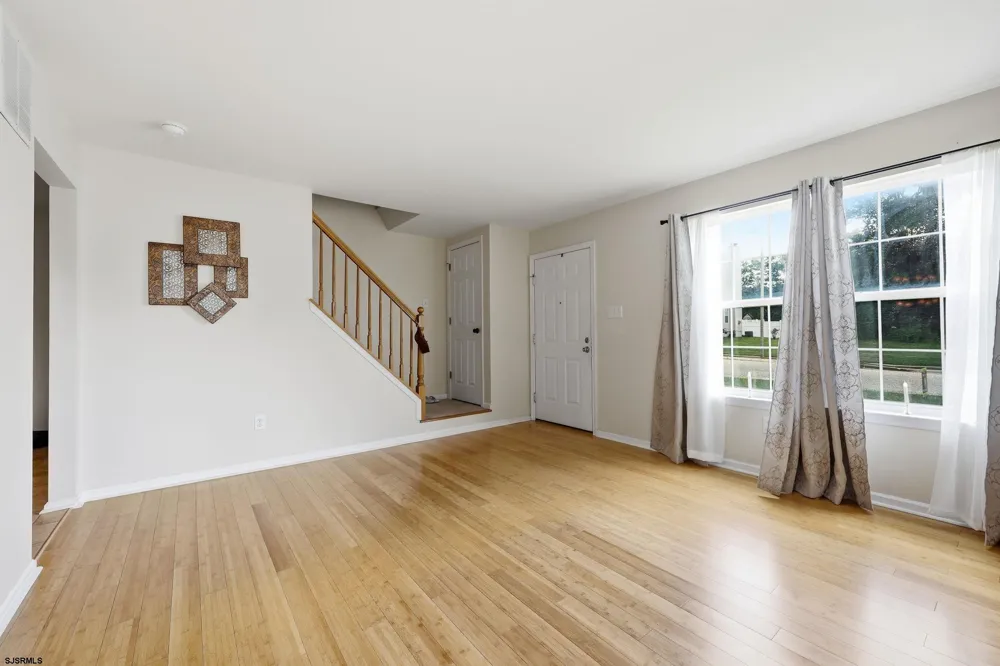 24 Churchill Dr Millville, NJ 08332