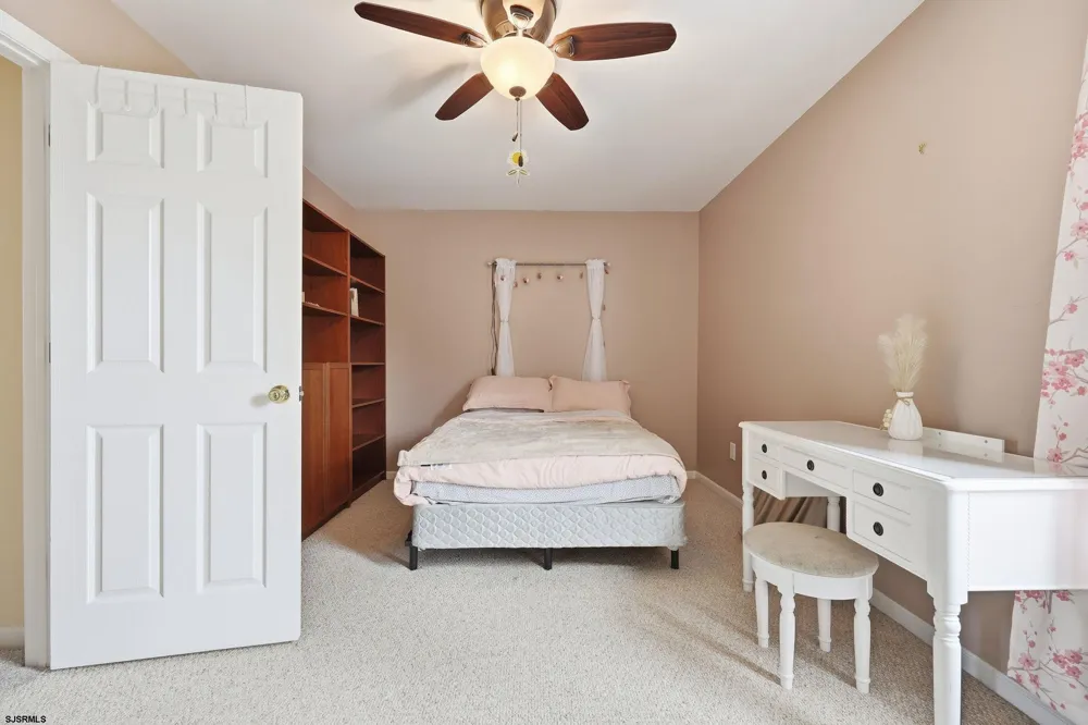 24 Churchill Dr Millville, NJ 08332