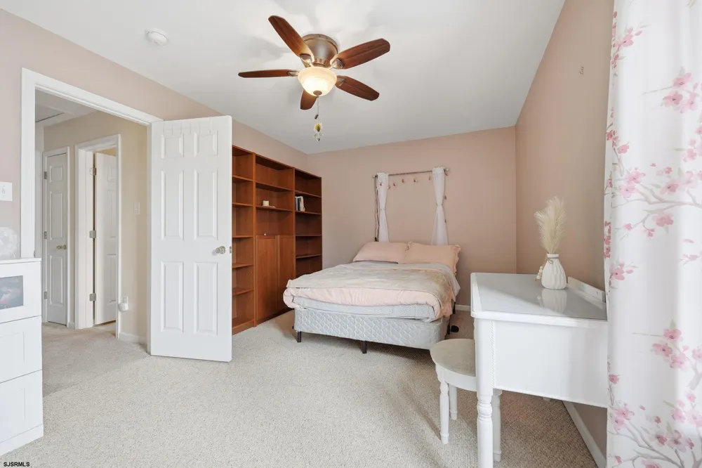 24 Churchill Dr Millville, NJ 08332