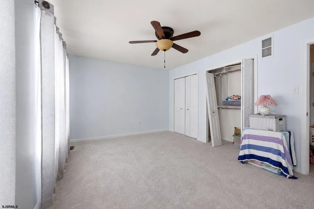 24 Churchill Dr Millville, NJ 08332