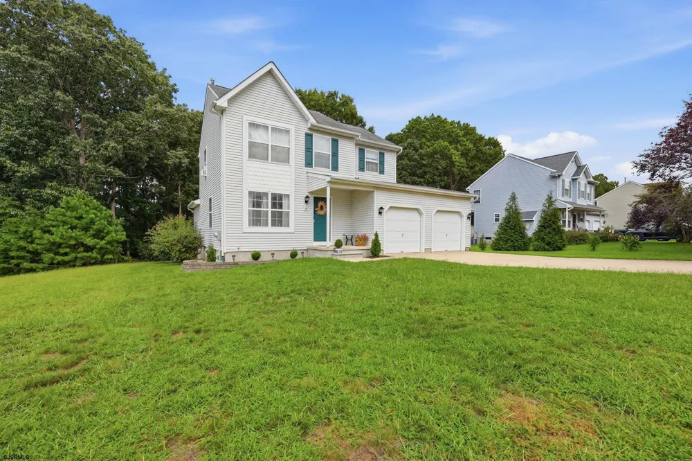 24 Churchill Dr Millville, NJ 08332