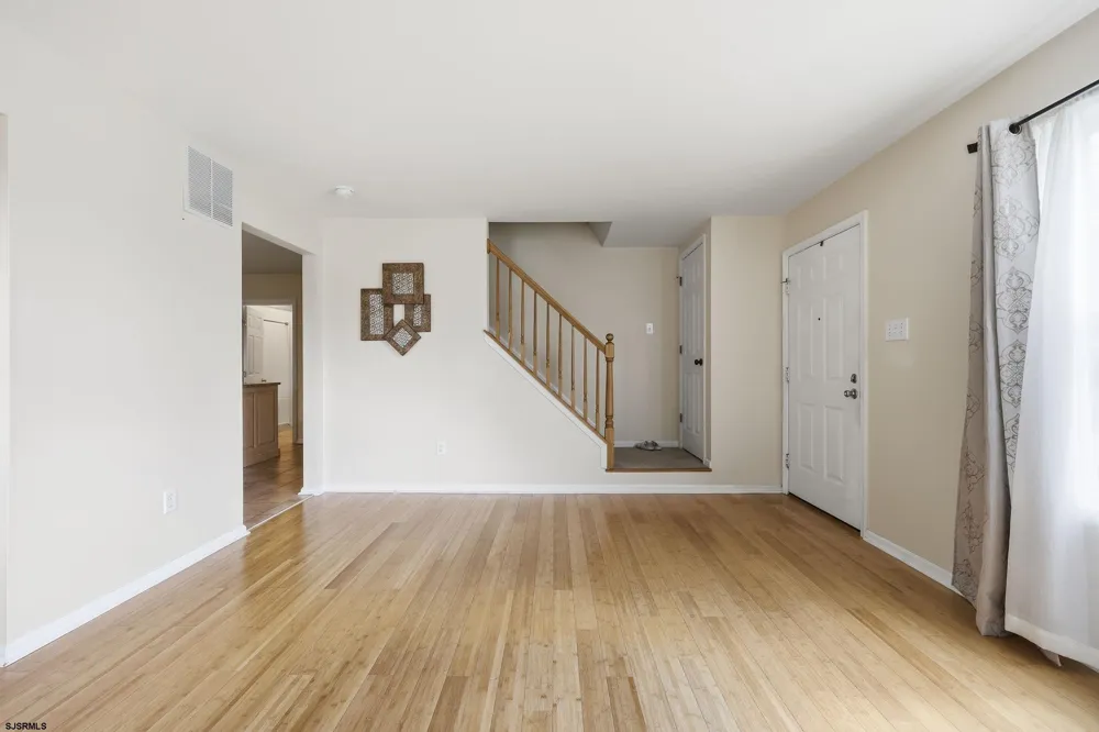 24 Churchill Dr Millville, NJ 08332