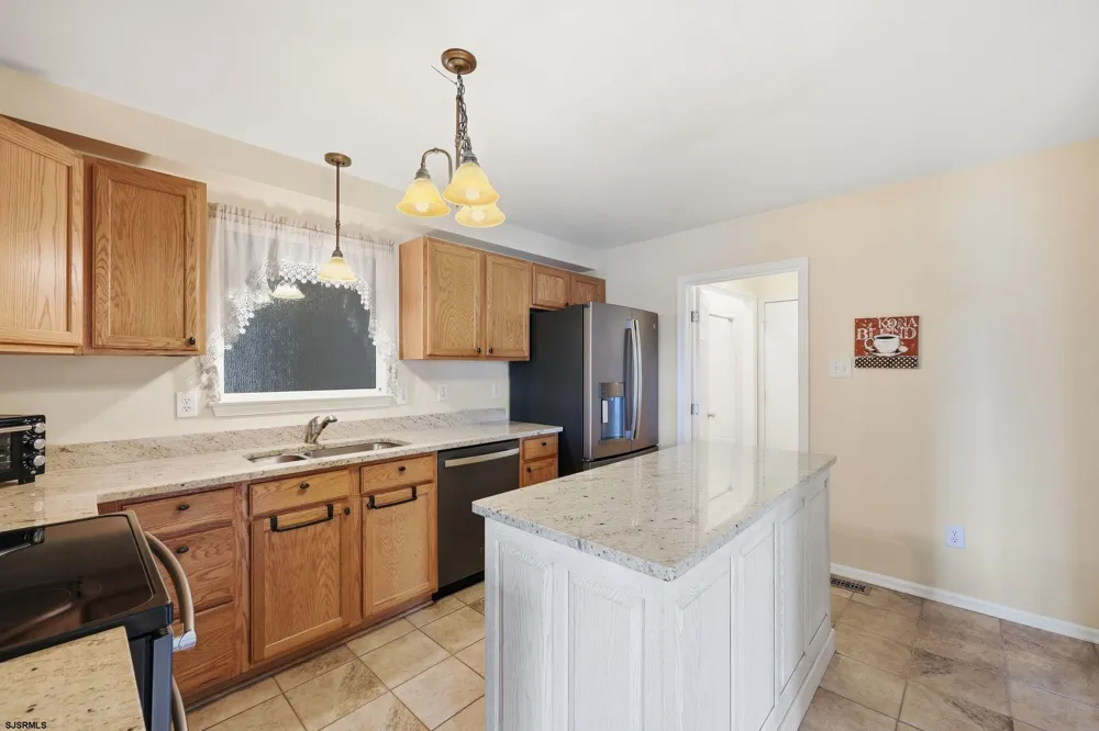 24 Churchill Dr Millville, NJ 08332