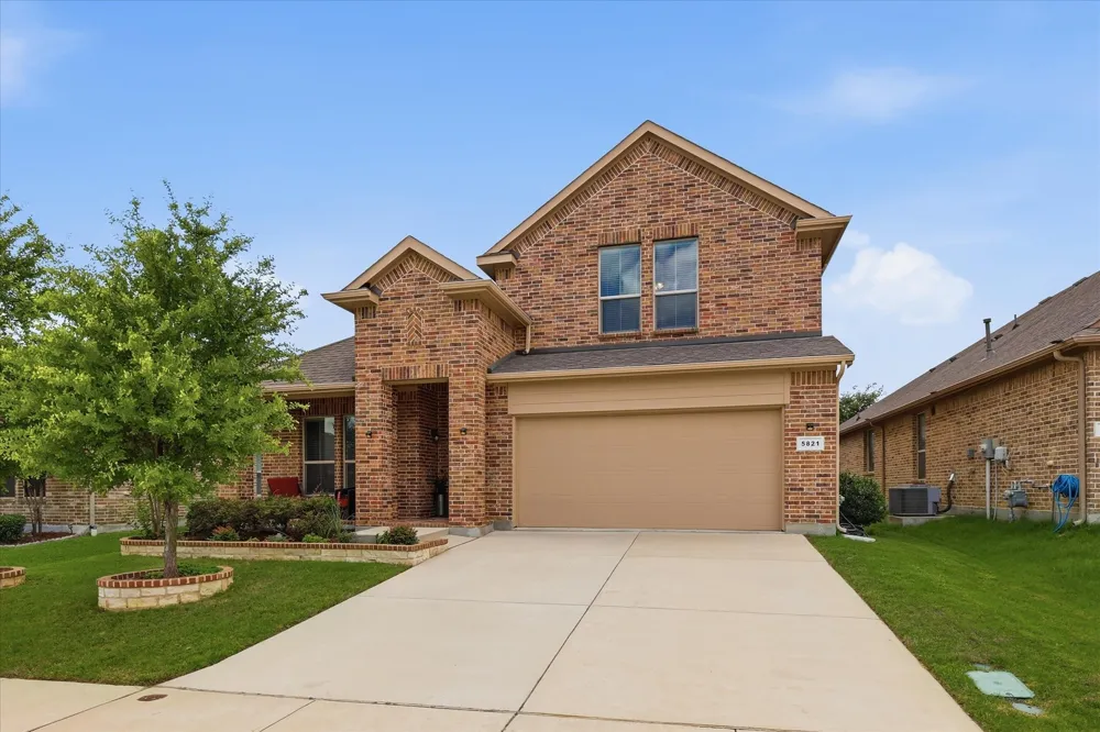 5821 stream Drive Fort Worth, TX 76137
