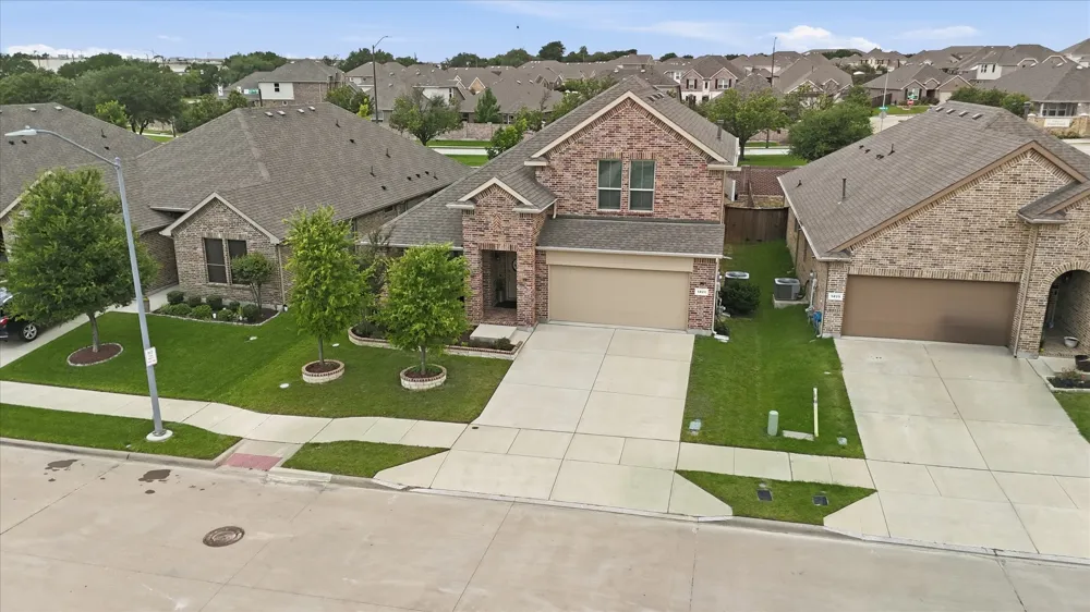 5821 stream Drive Fort Worth, TX 76137