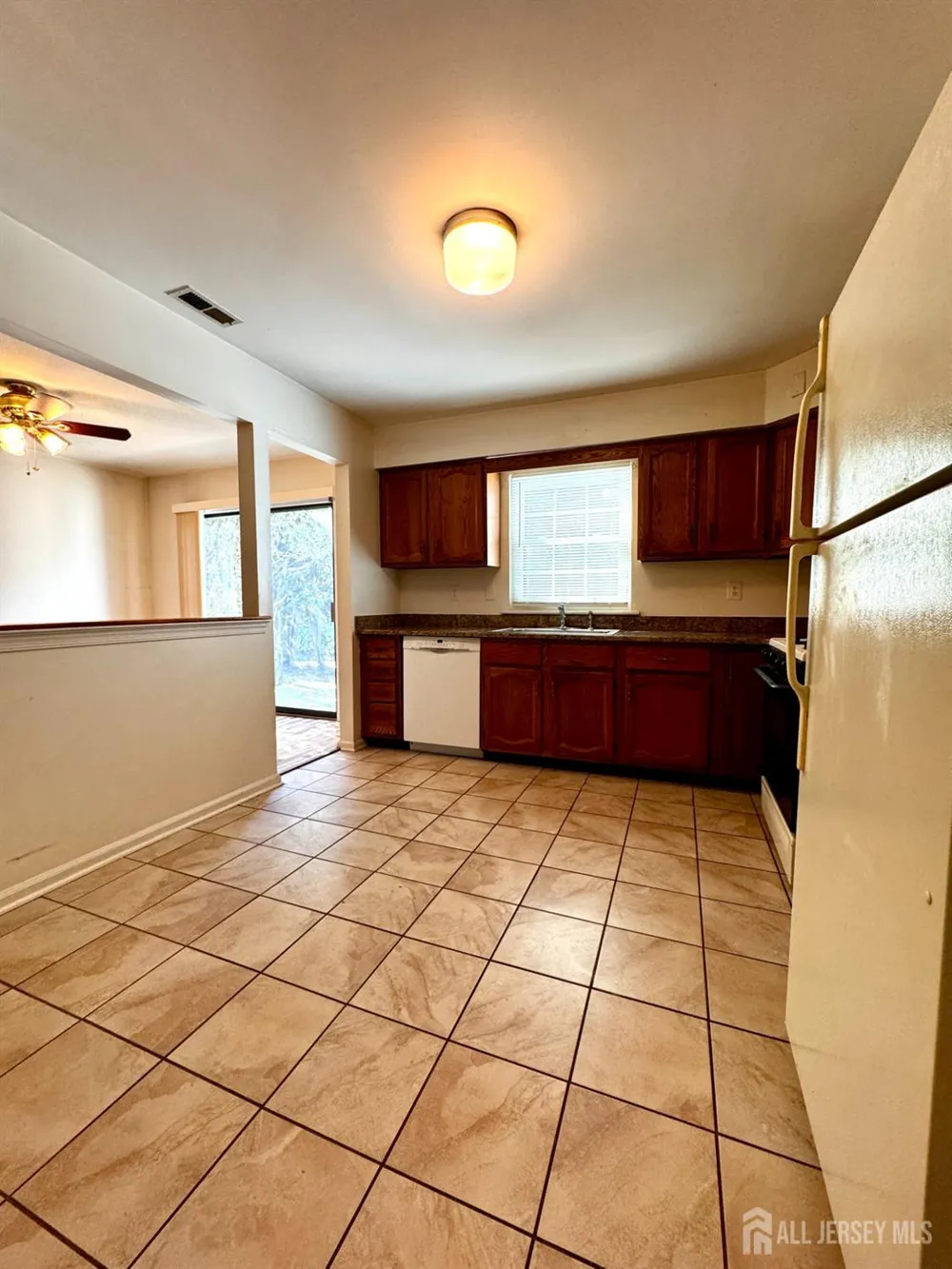 2703 Deerfield Drive Edison, NJ 08820