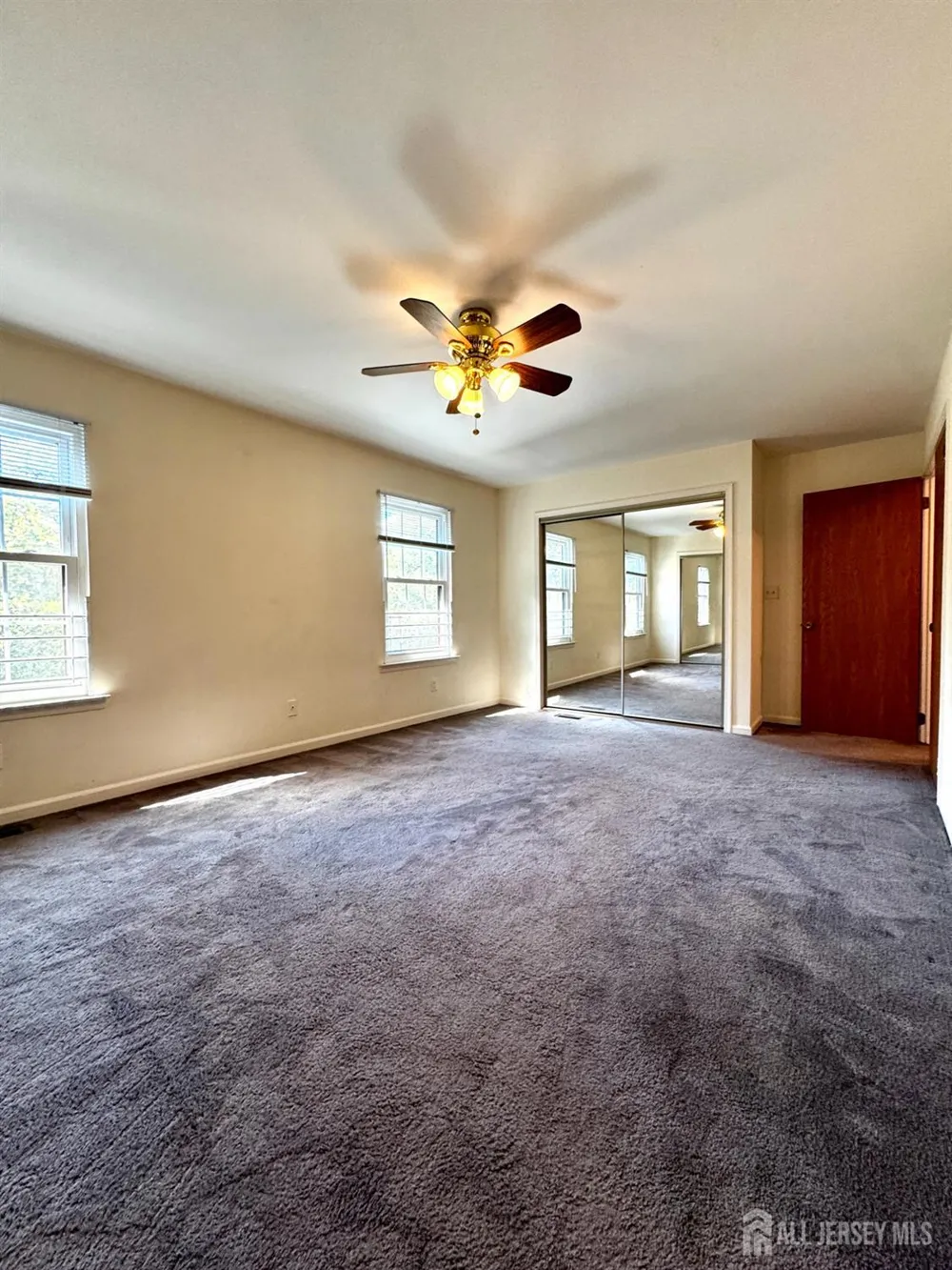 2703 Deerfield Drive Edison, NJ 08820