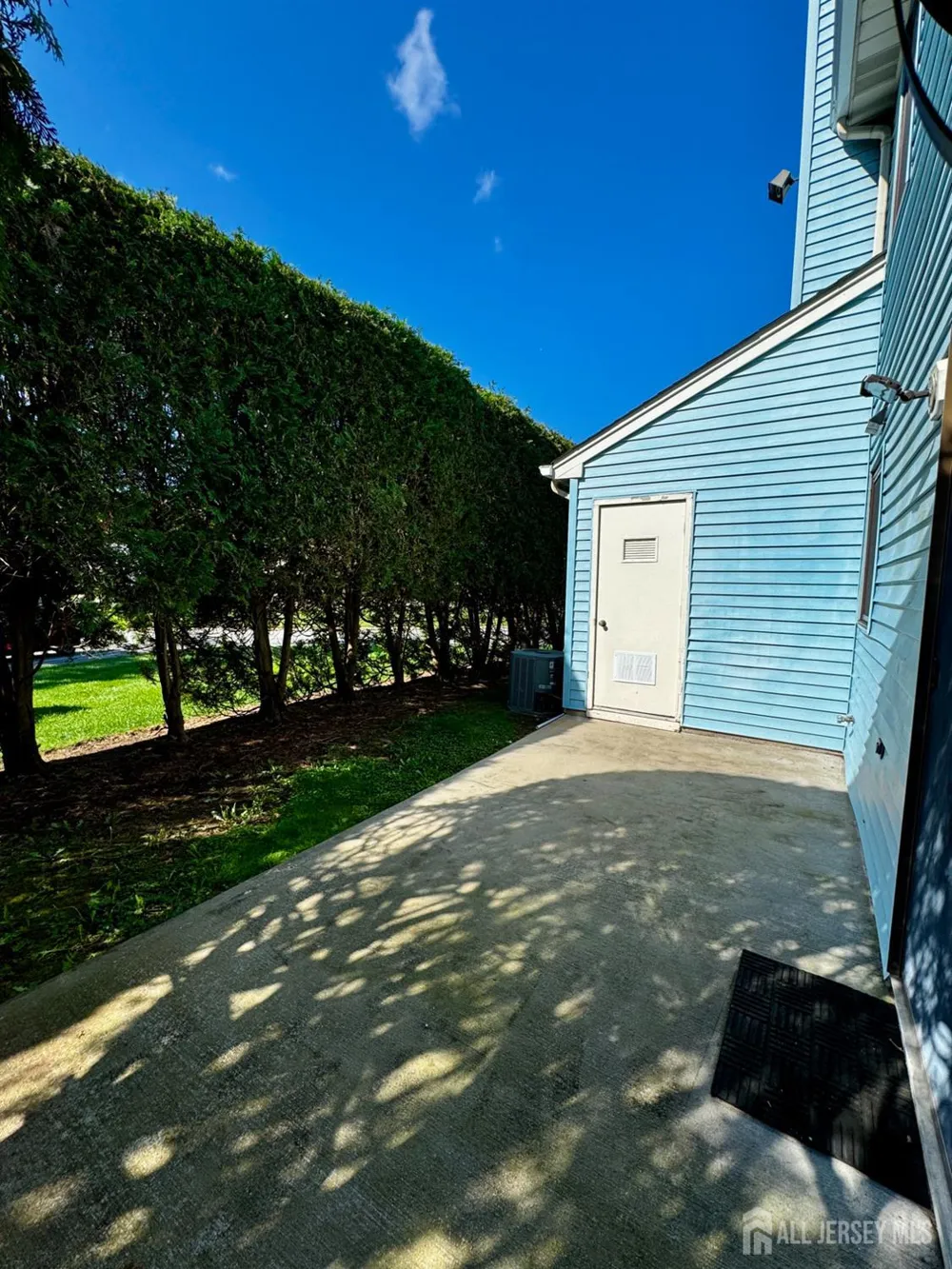 2703 Deerfield Drive Edison, NJ 08820