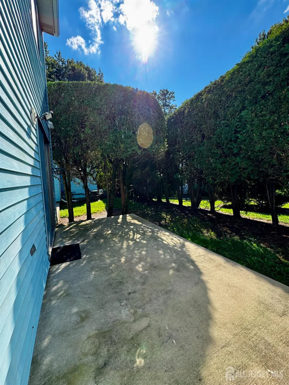 2703 Deerfield Drive Edison, NJ 08820