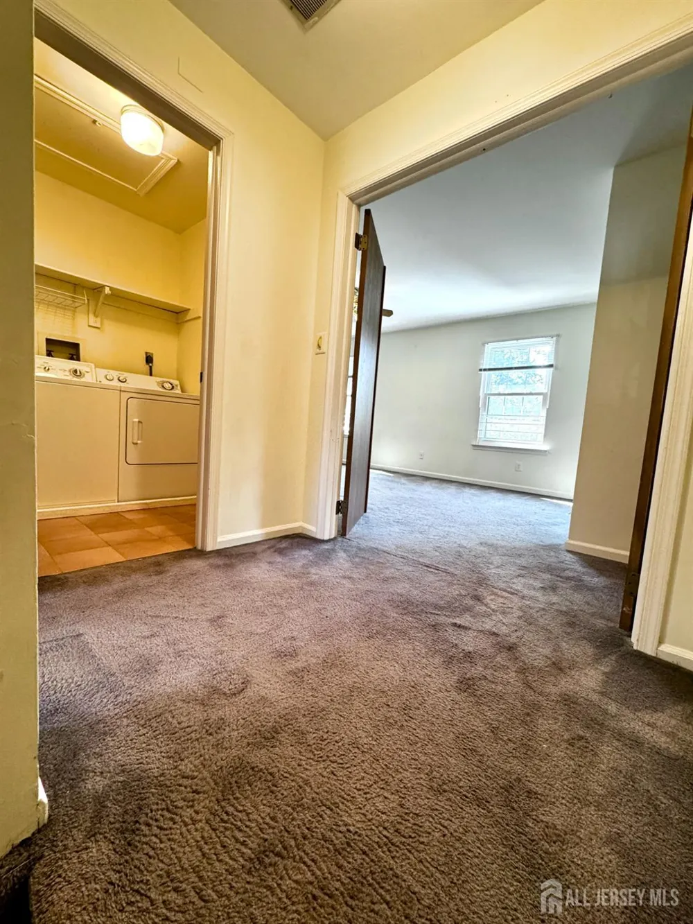 2703 Deerfield Drive Edison, NJ 08820
