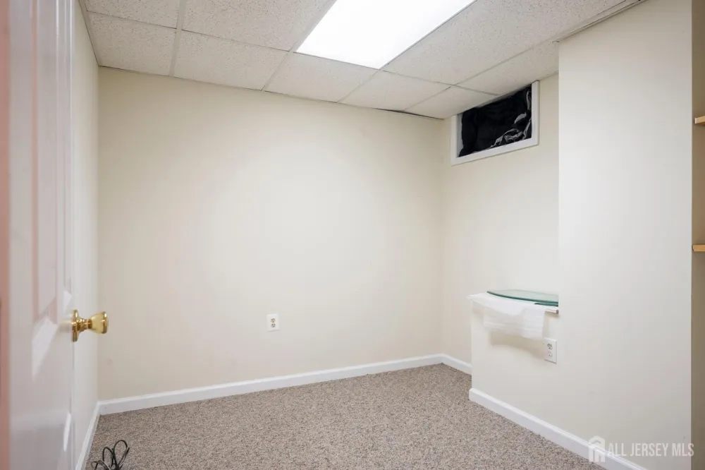 1301 Dahlia Circle South Brunswick, NJ 08810