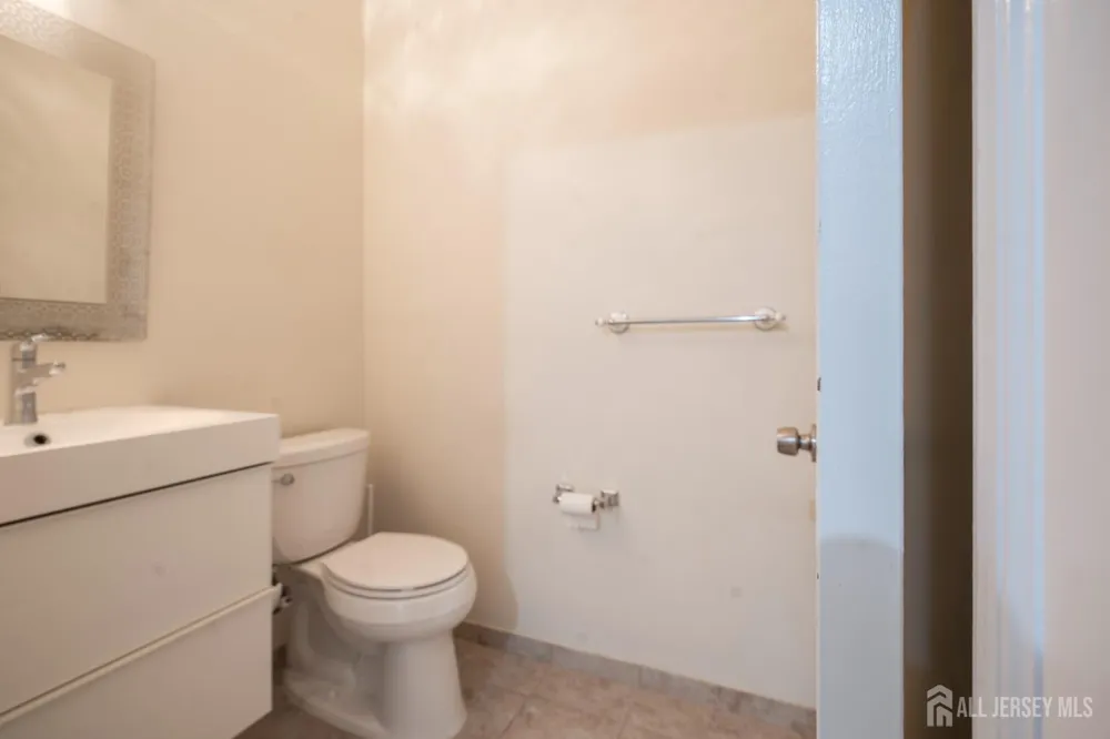 1301 Dahlia Circle South Brunswick, NJ 08810