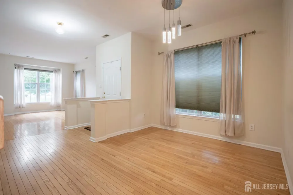 1301 Dahlia Circle South Brunswick, NJ 08810