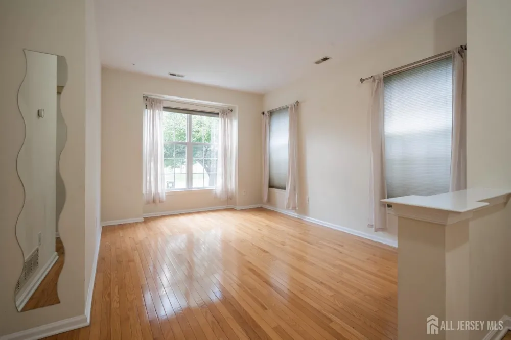 1301 Dahlia Circle South Brunswick, NJ 08810
