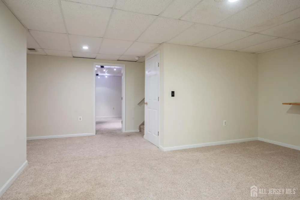 1301 Dahlia Circle South Brunswick, NJ 08810