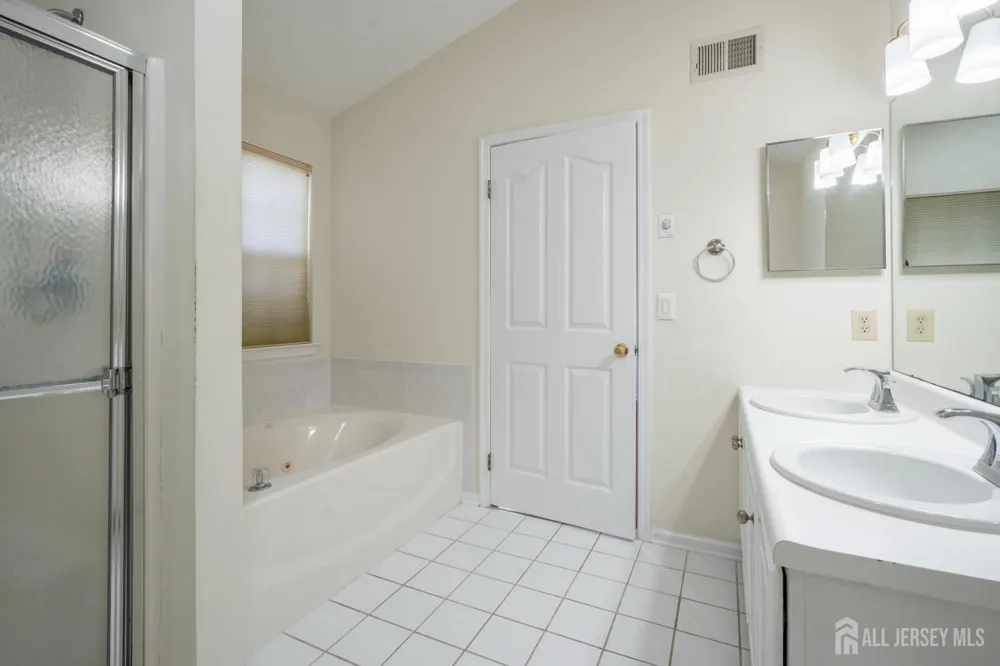 1301 Dahlia Circle South Brunswick, NJ 08810
