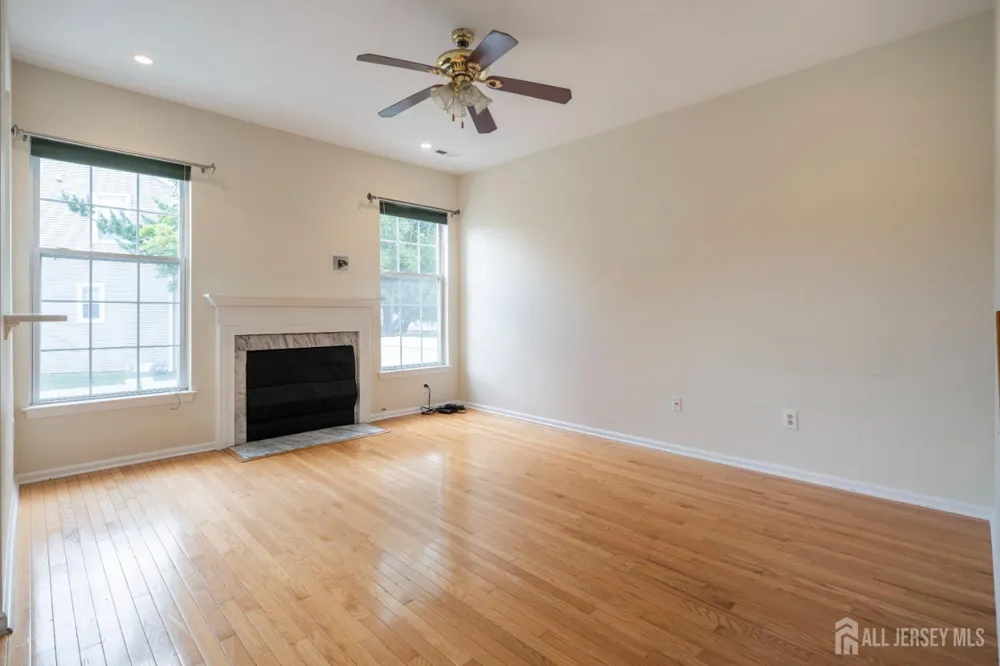 1301 Dahlia Circle South Brunswick, NJ 08810