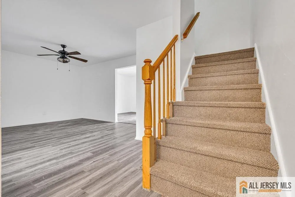 26 Tiger Lilly Court Sayreville, NJ 08872