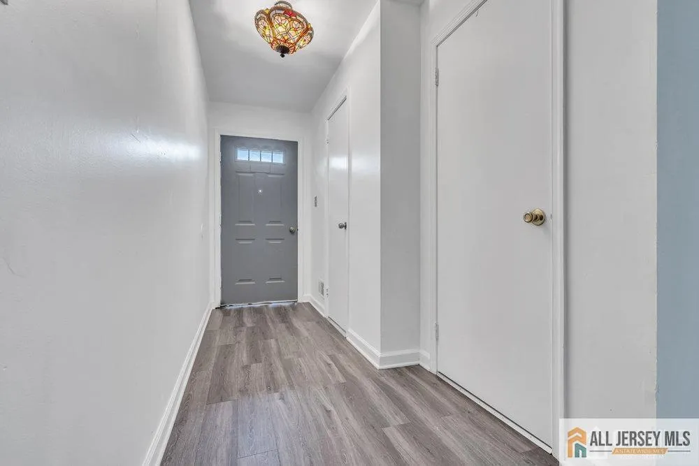 26 Tiger Lilly Court Sayreville, NJ 08872