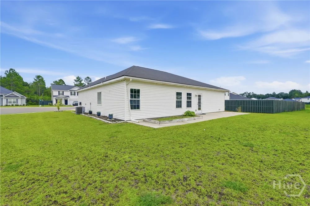 369 Brightleaf Circle Hinesville, GA 31313