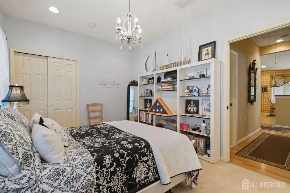 52 Vineyard Court Monroe, NJ 08831