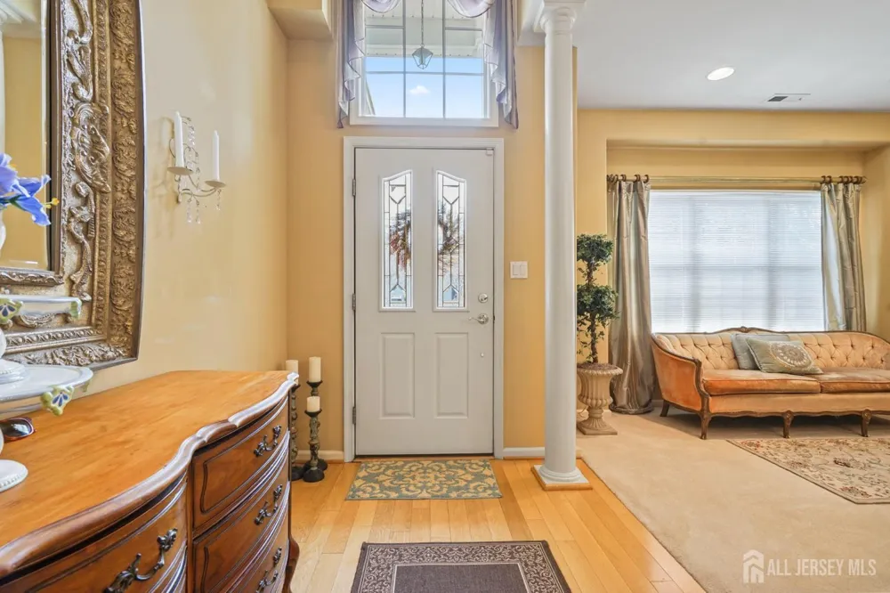 52 Vineyard Court Monroe, NJ 08831
