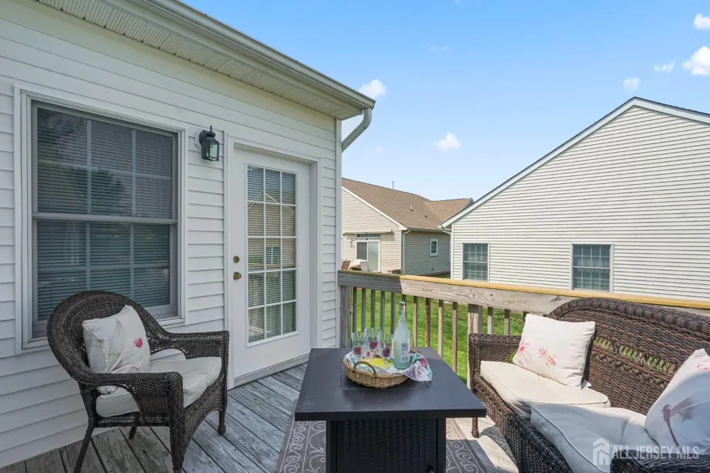 52 Vineyard Court Monroe, NJ 08831