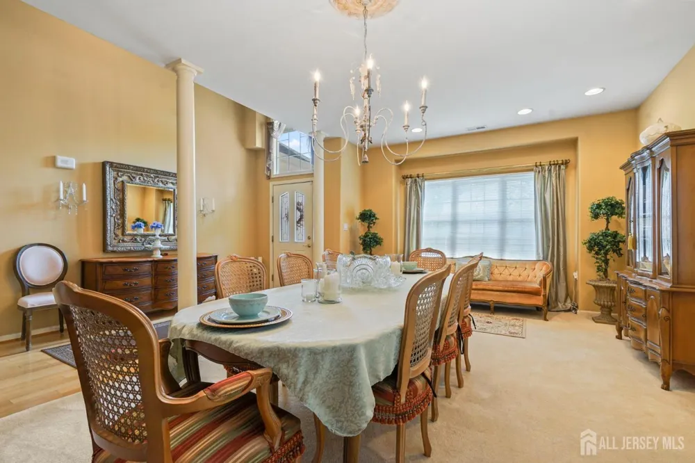 52 Vineyard Court Monroe, NJ 08831