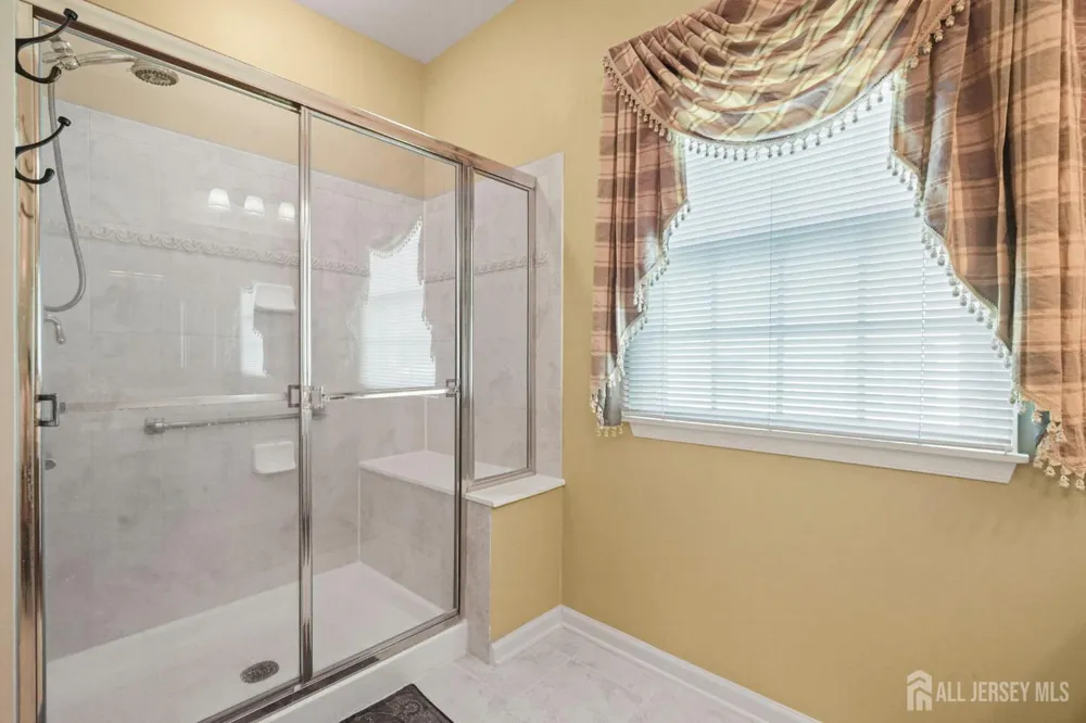 52 Vineyard Court Monroe, NJ 08831
