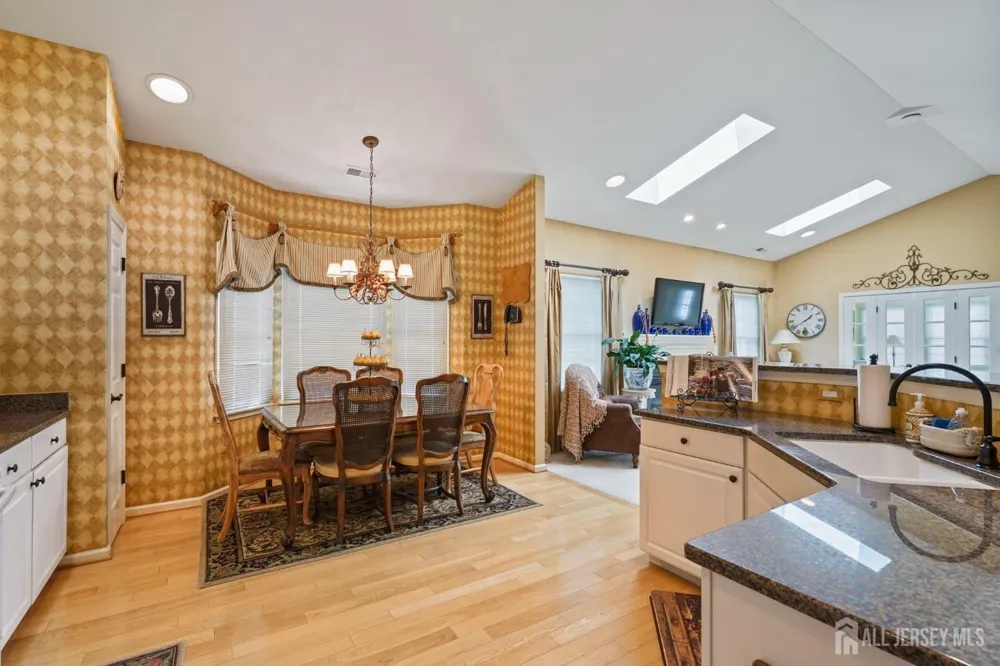 52 Vineyard Court Monroe, NJ 08831