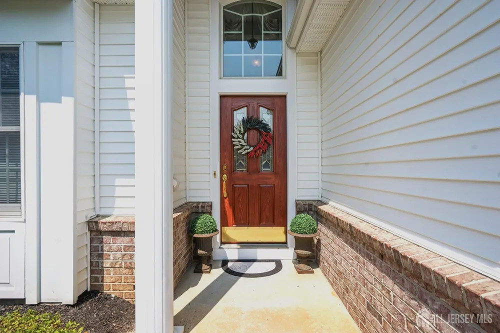 52 Vineyard Court Monroe, NJ 08831