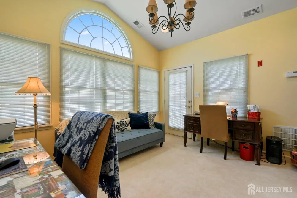 52 Vineyard Court Monroe, NJ 08831