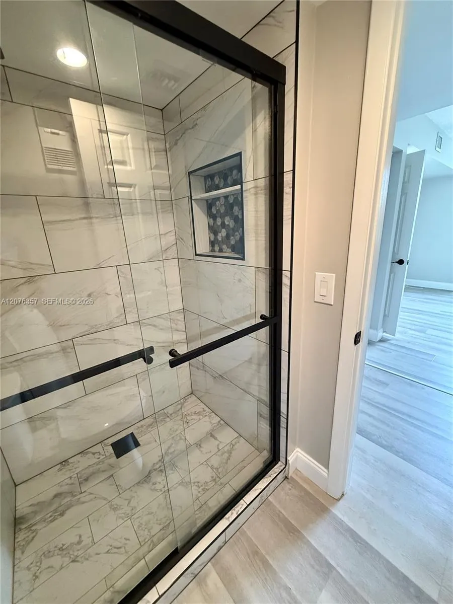 1520 Whitehall Dr #206 Davie, FL 33324